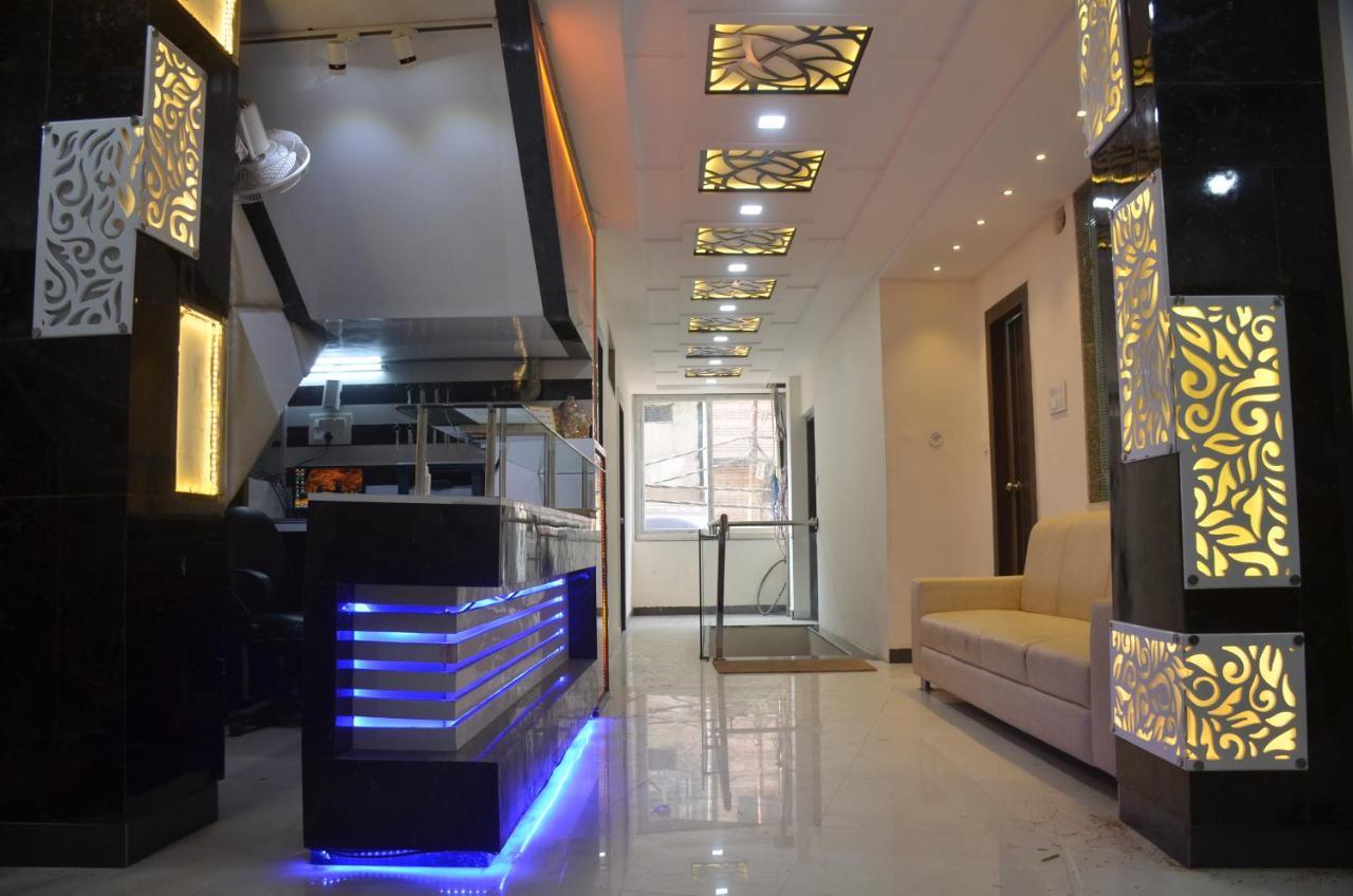 Hotel Krishna Galaxy Kanpur Bagian luar foto